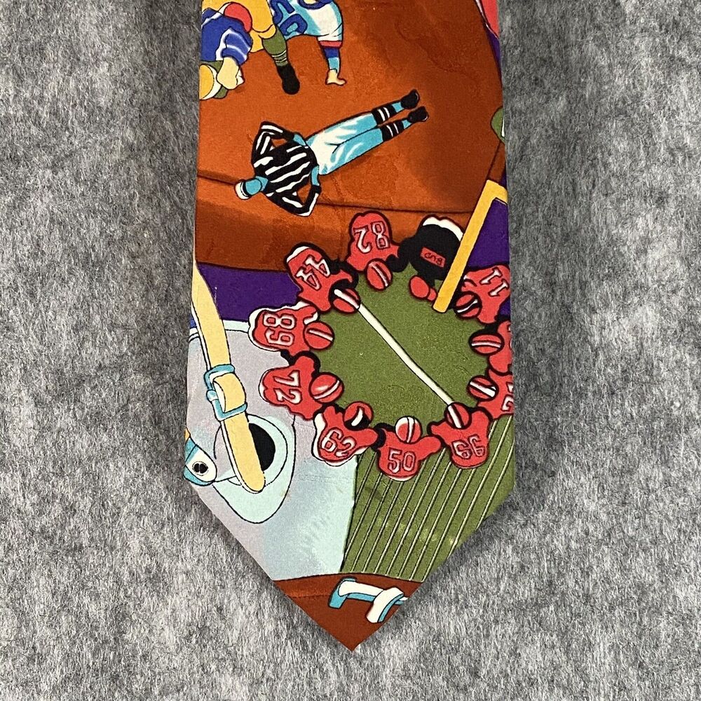 Nicole Miller VTG 1991 Sports Necktie Football Novelty 100% Silk Tie 56" x 4"